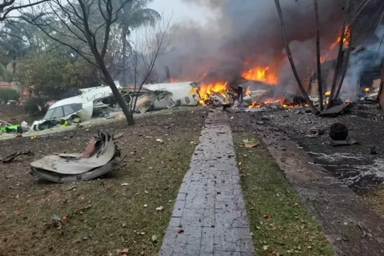 A queda do avião em Vinhedo (SP) deixou 62 mortos