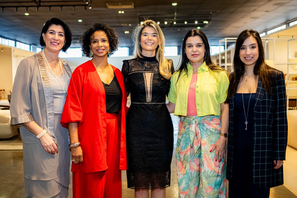 Bia Guimarães , Elma Sousa, Roberta Castro, Giselle Ferreira e Nara Ayres Britto