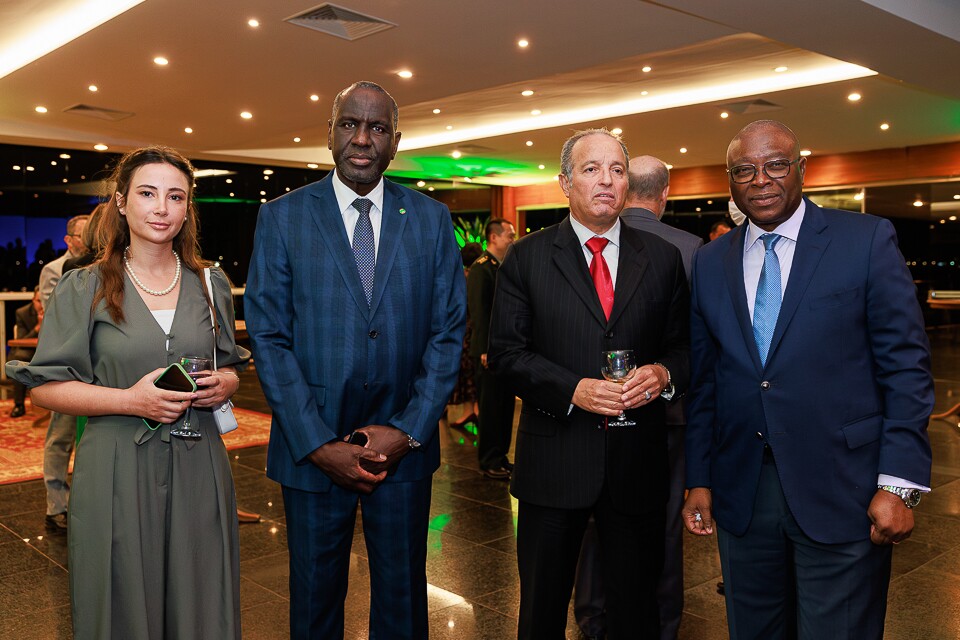 Hala Bishani, Abdule Wiagne, Nabil Lakhal (Embaixador da República da Tunísia) e Diamoutene Alassane Zié (Embaixador de Côte d’I