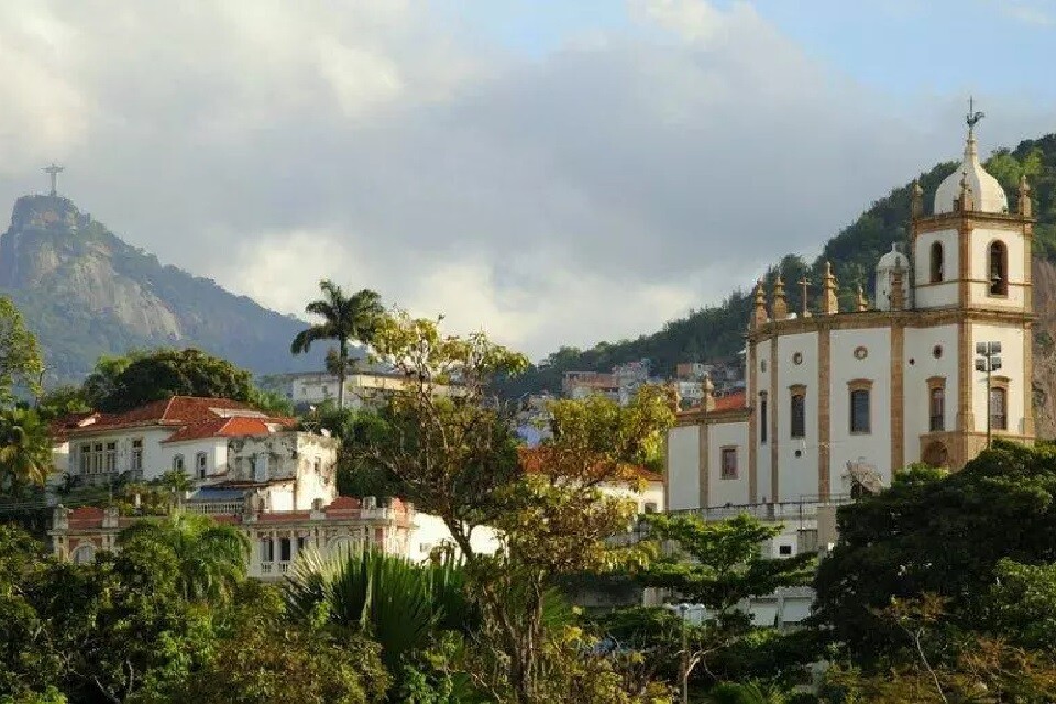 Igreja da Glória, um dos principais pontos turísticos do 9º melhor bairro bairro pra se visitar em todo mundo  | Foto: Reprodução/ Instagram