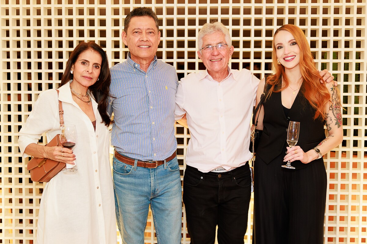 Jaqueline Kimura, Nilton Kimura, Carlos M Cunha e Cristina Battirola