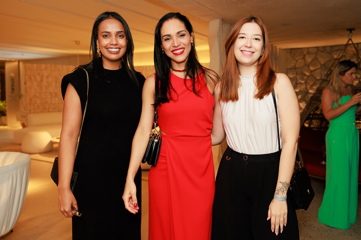 Juliane Sacramento, Val Monteiro e Bianca Sousa