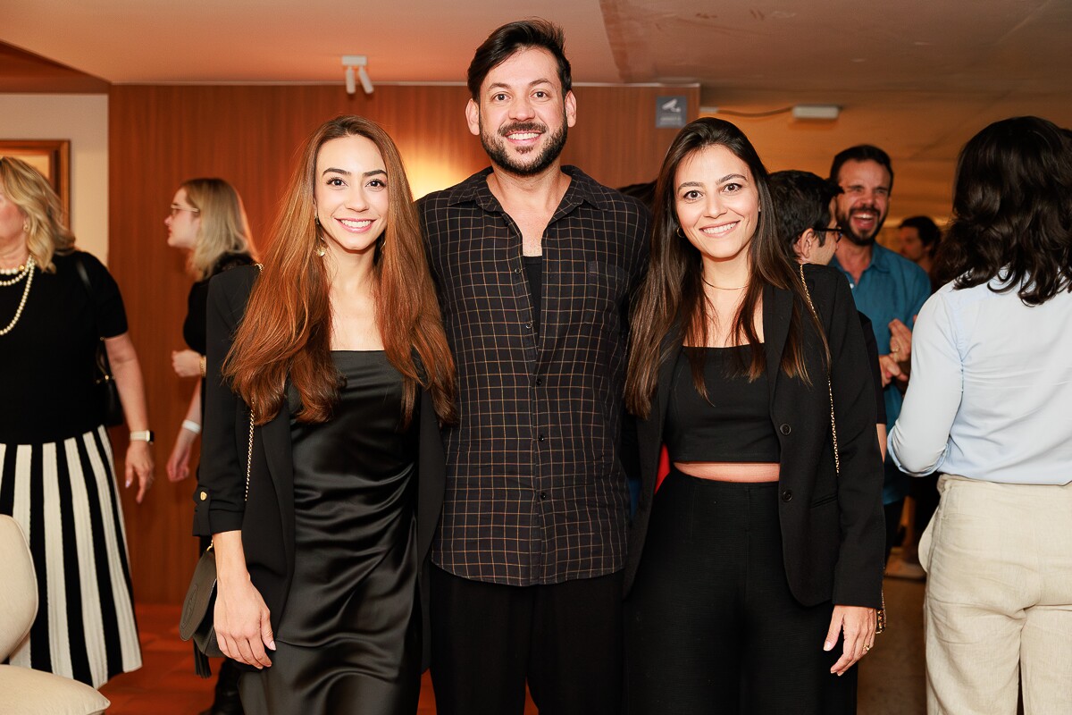 Laila Mendonça, Wilker Medeiros e Marianna Cunha