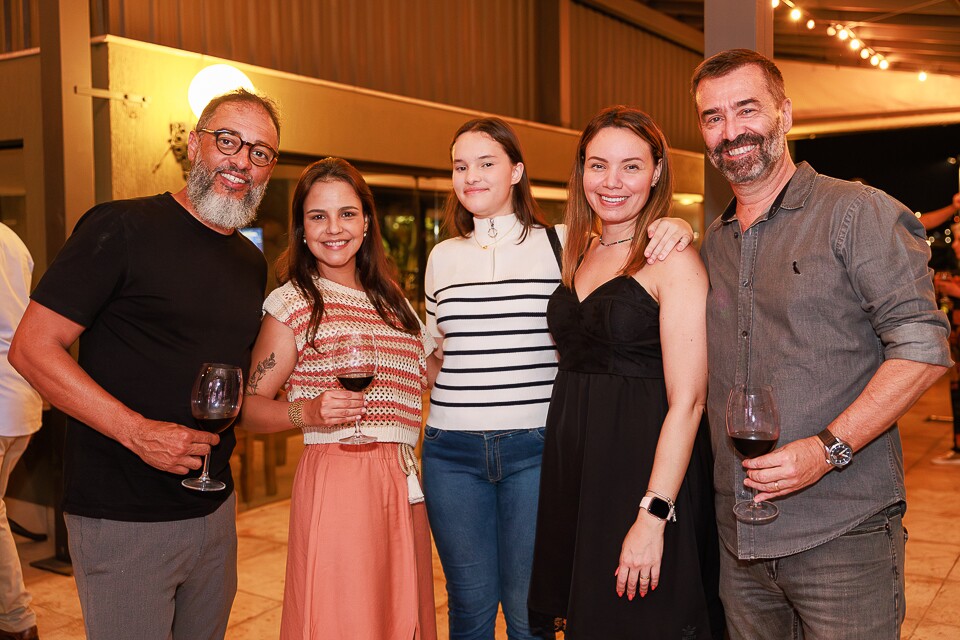 Leonardo Côrtes, Rachel Côrtes, Maria Clara Miranda, Viviane Miranda e Pedro Arlant