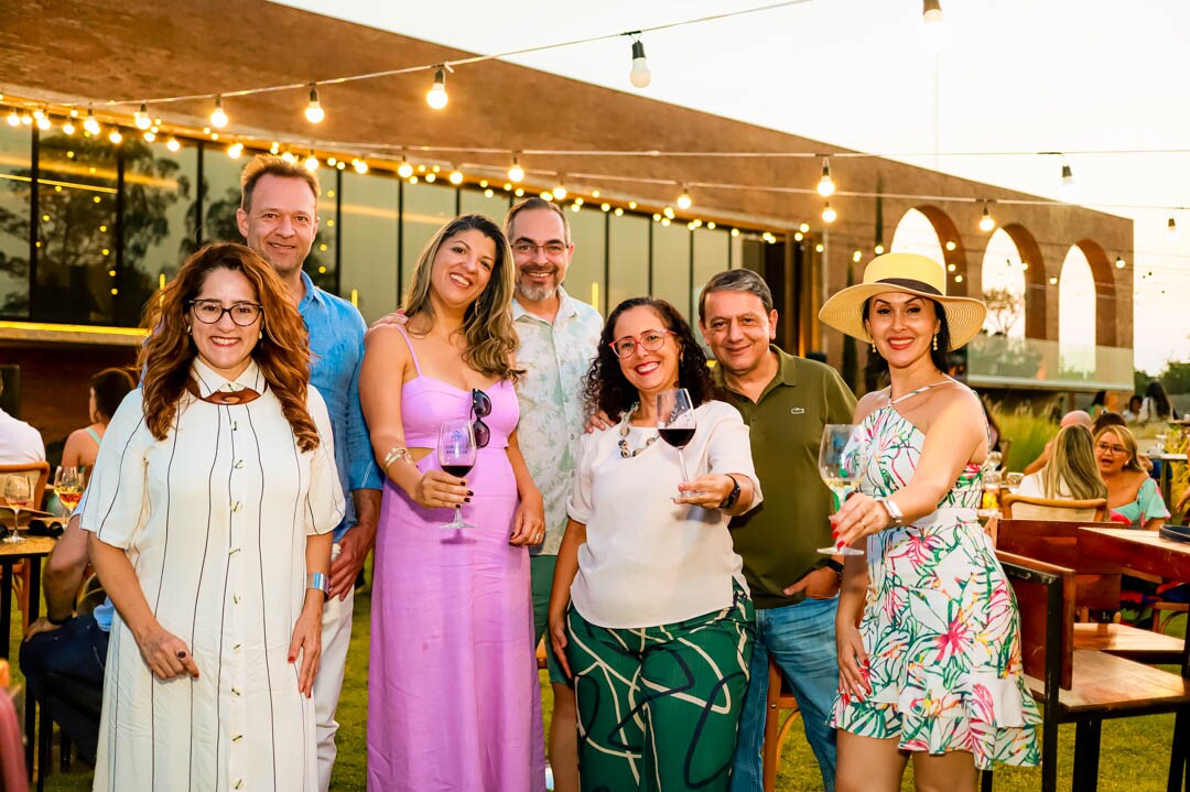 Lívia Frazão, Maurício Oliva, Ana Patrícia, Rodolfo Lobo, Natasha Martins, Fábio Lima e Simone Azevedo