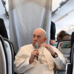 O papa Francisco conversou com jornalistas na volta da viagem à Bélgica