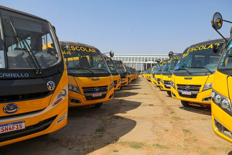 Os ônibus comportam até 38 pessoas e dispõem de ar-condicionado e sistema de acessibilidade | Foto: Paulo H. Carvalho/ Agência Brasília