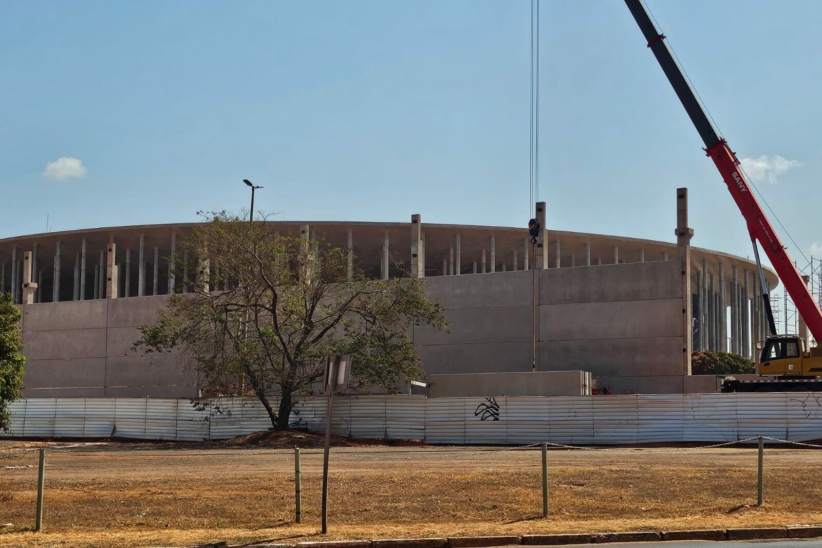 Obras de atacadão no Estádio Nacional