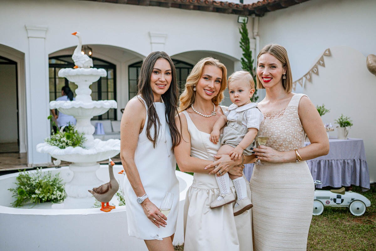 Yuliya Zubkova, Elina Porto, Astor Porto e Anastasia Borges