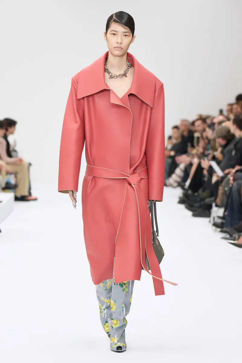 Acne Studios primavera-verão 2025 ready-to-wear