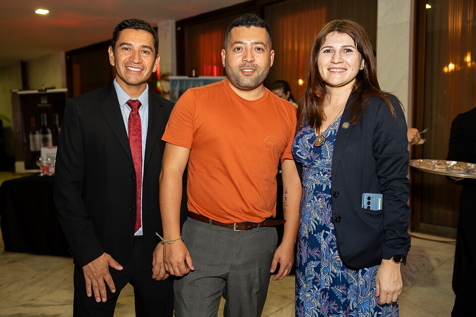 Alejandro Guzman, Ro Olivares e Lorena Guzman