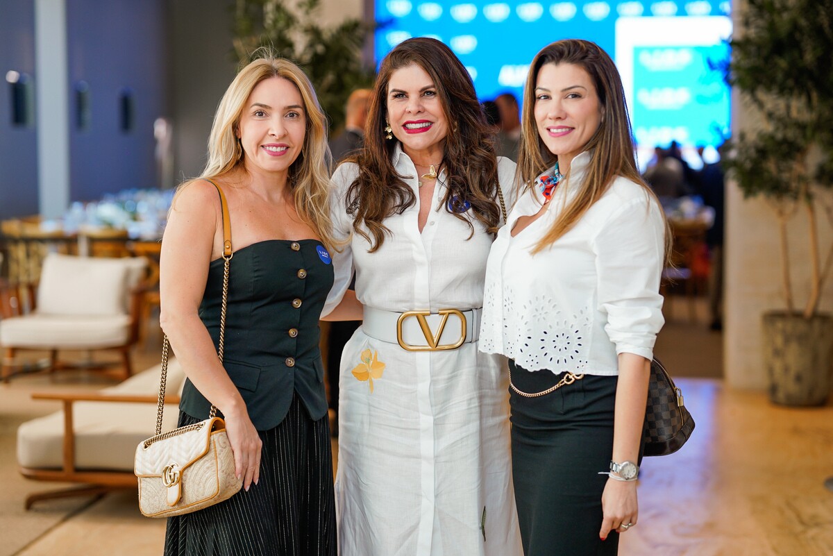 Caroline Borges, Janine Brito e Marcella Athayde