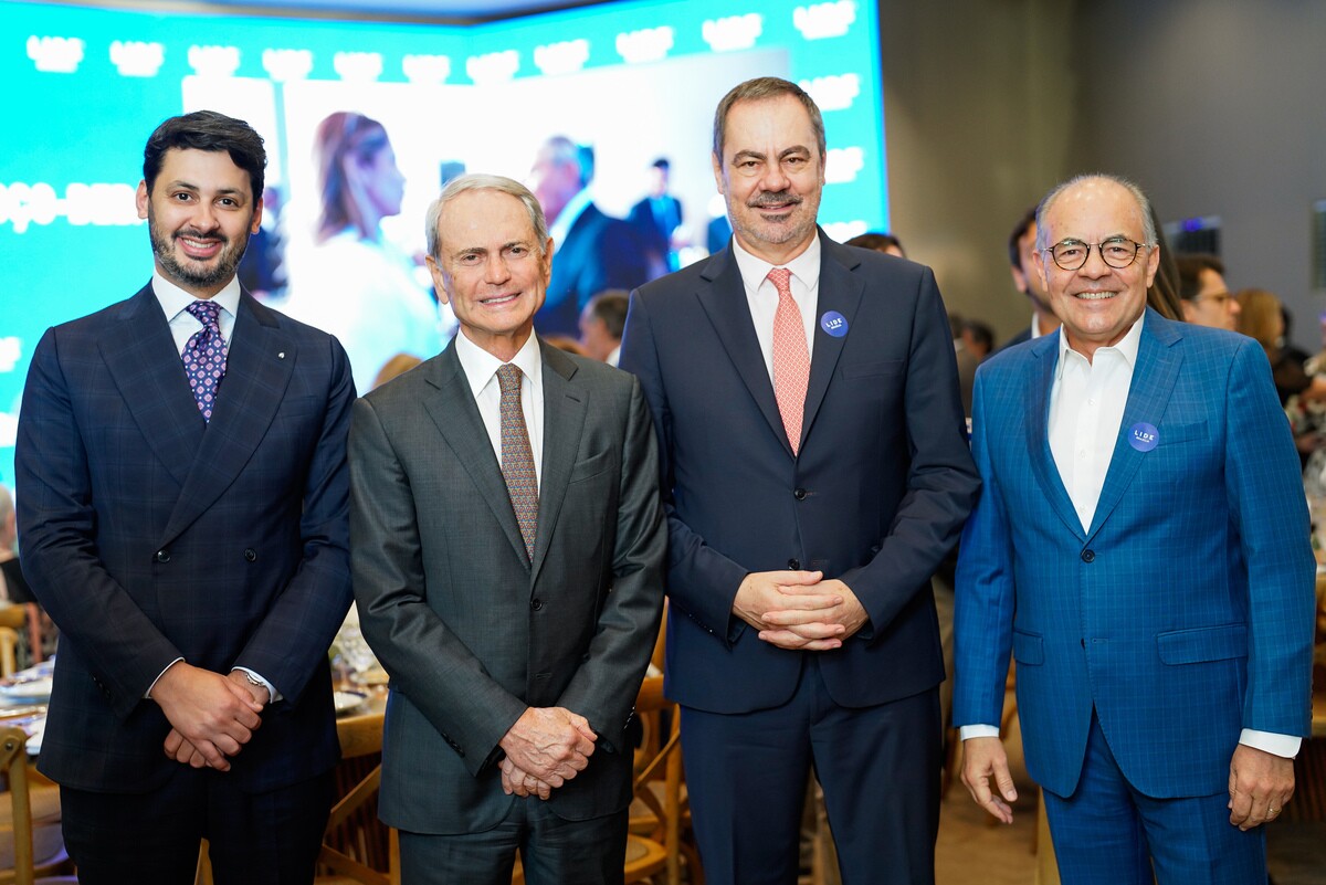 Fernando Cavalcanti, Paulo Octávio, José Aparecido Freire e Edison Garcia