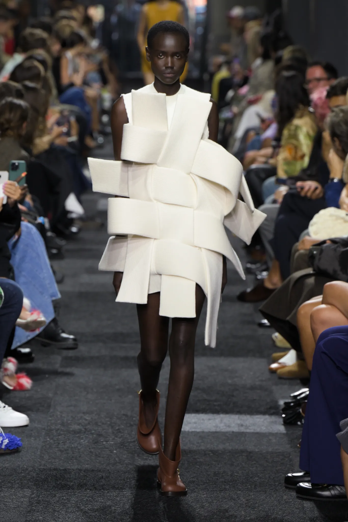 JW Anderson primavera-verão 2025 ready-to-wear