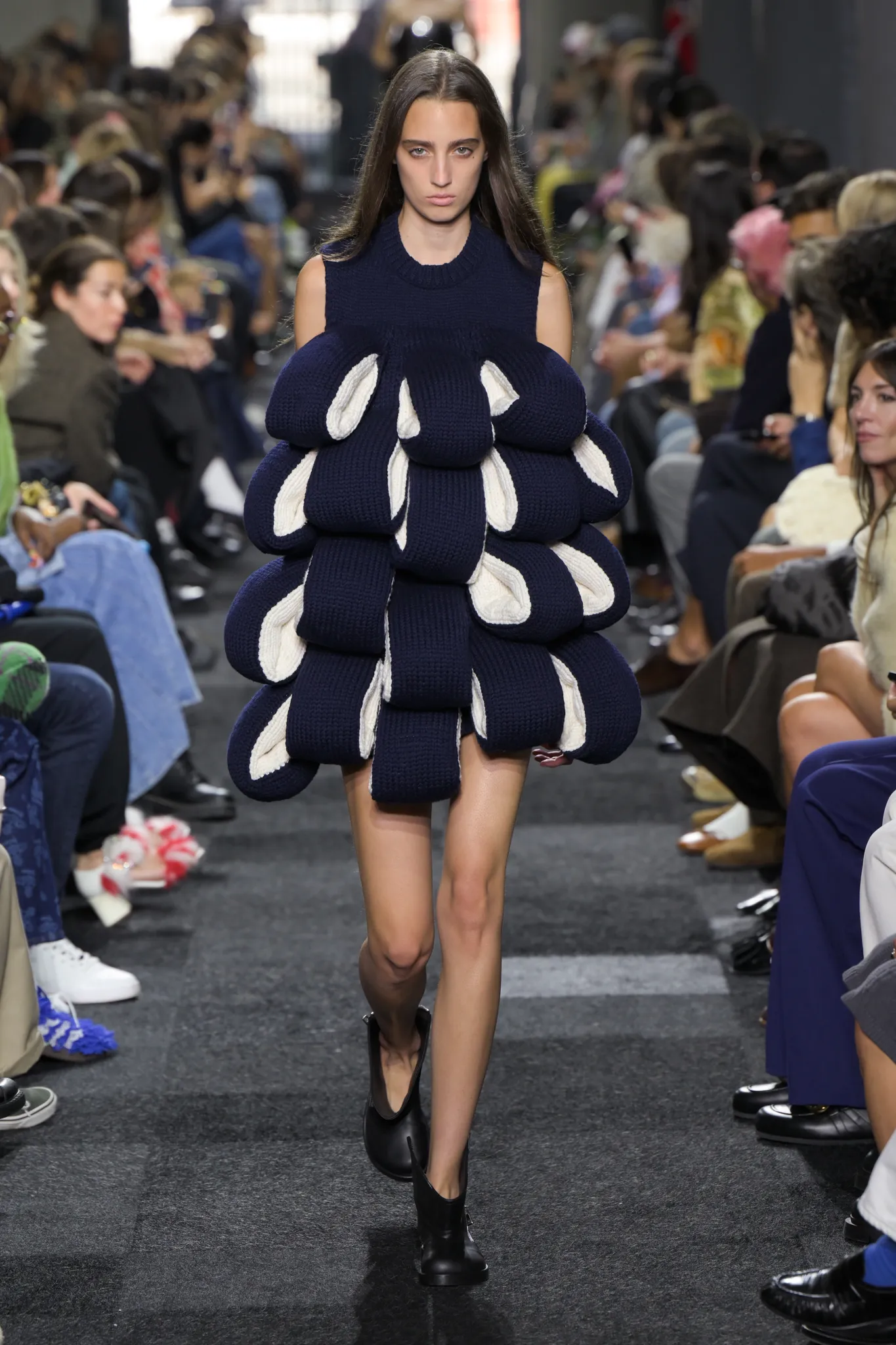 JW Anderson primavera-verão 2025 ready-to-wear