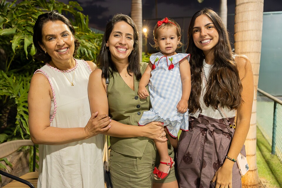 Nelma Caixeta, Caroline Caixeta, Helena Caixeta e Maria Vitória Tamer