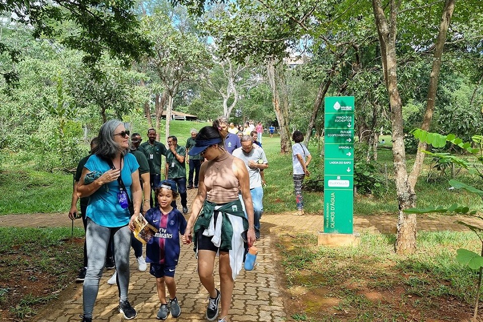 No Parque Olhos d'Água as famílias encontram sombra, natureza e muito espaço livre para brincadeiras | Foto: Divulgação/ Instituto Brasília Ambiental