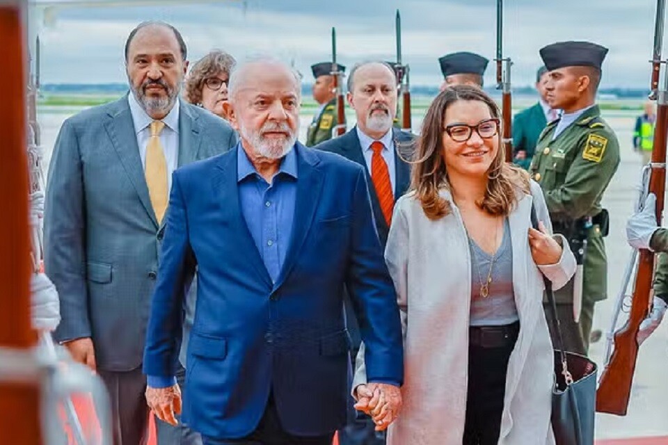 Presidente Lula e Janja durante chegada à Cidade do México, antes de todo o problema | Foto: Ricardo Stuckert/ PR