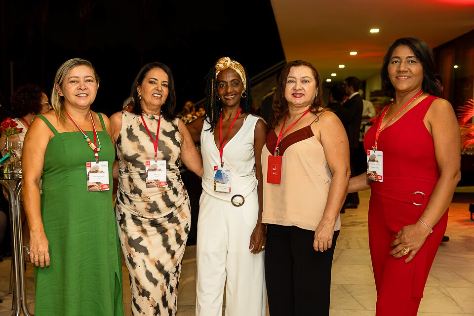 Tereza Santos, Leila Jordão, Andrea Barros, Deuselia Santos e Irisvaine Betânia