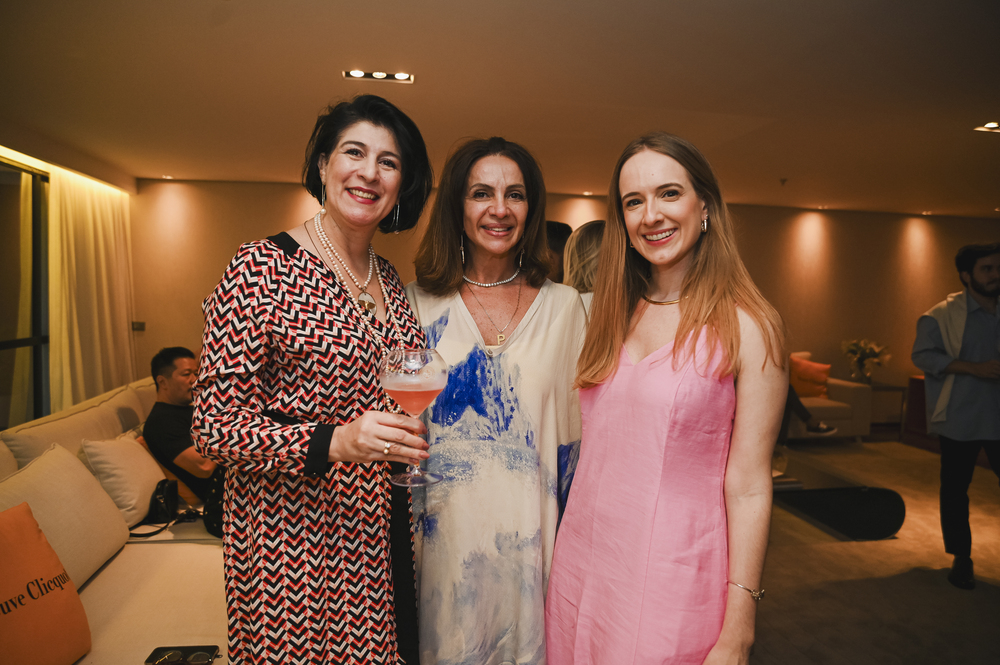 Bia Guimarães, Paula Santana e Bruna Soares