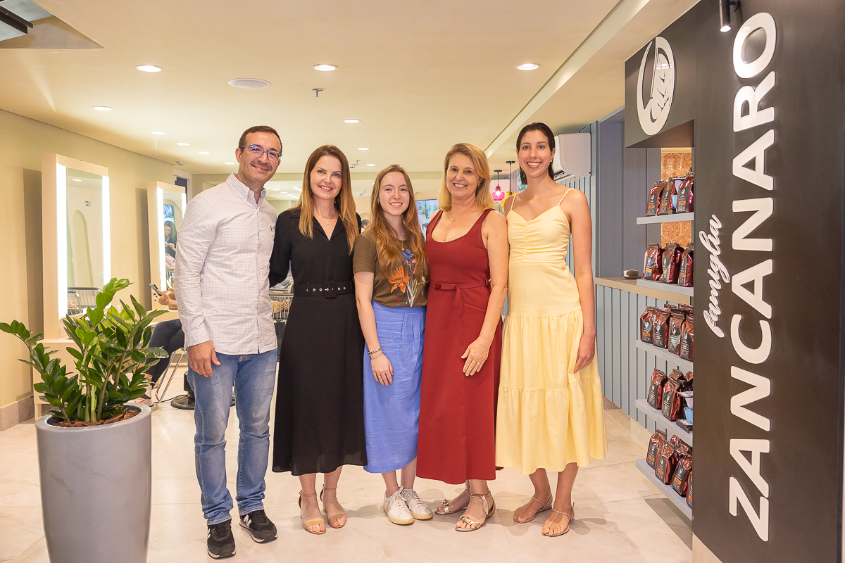 Caio Freitas, Denise Zancanaro, Ana Rafaella Zancanaro, Cimara Zancanaro e Thaís Zancanaro