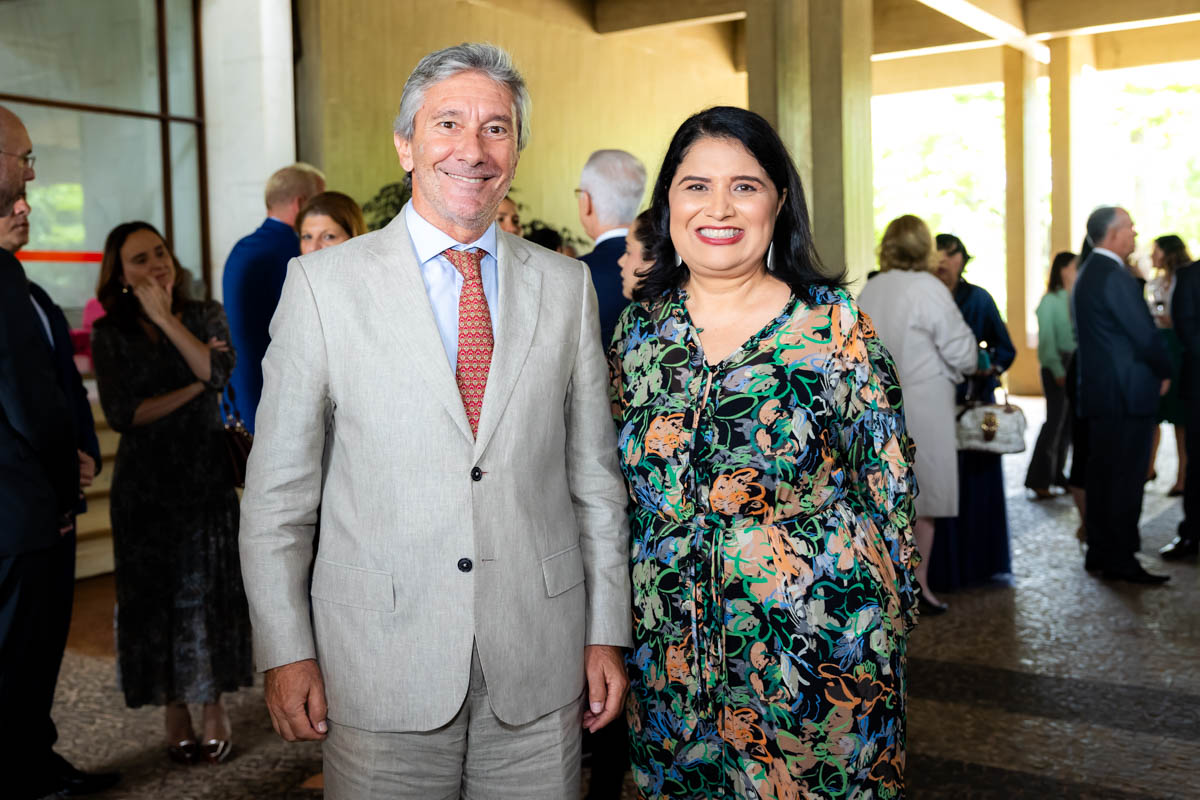 Embaixador de Portugal Luís Faro Ramos e Katia Cubel