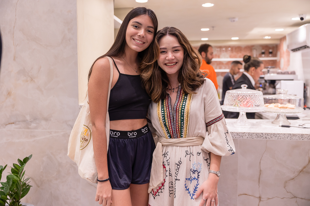 Júlia Mello e Gabriela Nakanishi