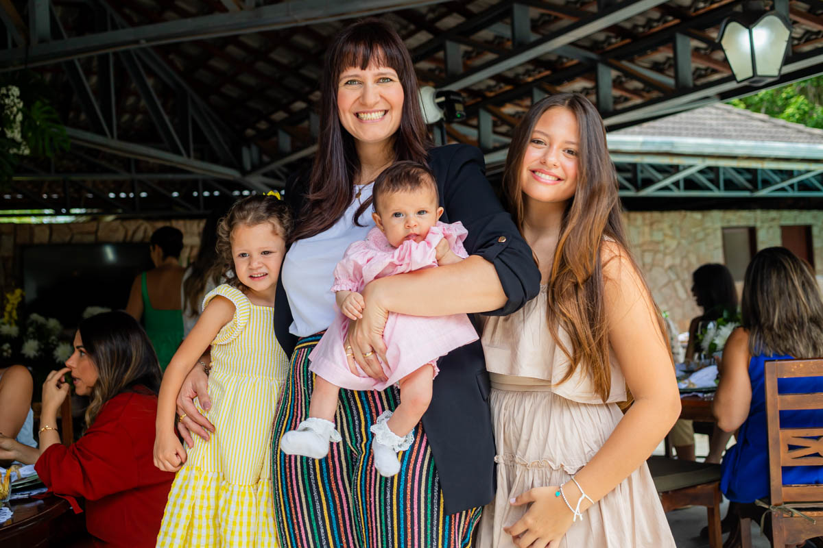 Rafaella Brasileiro e as filhas, Madalena, Ana e Maria