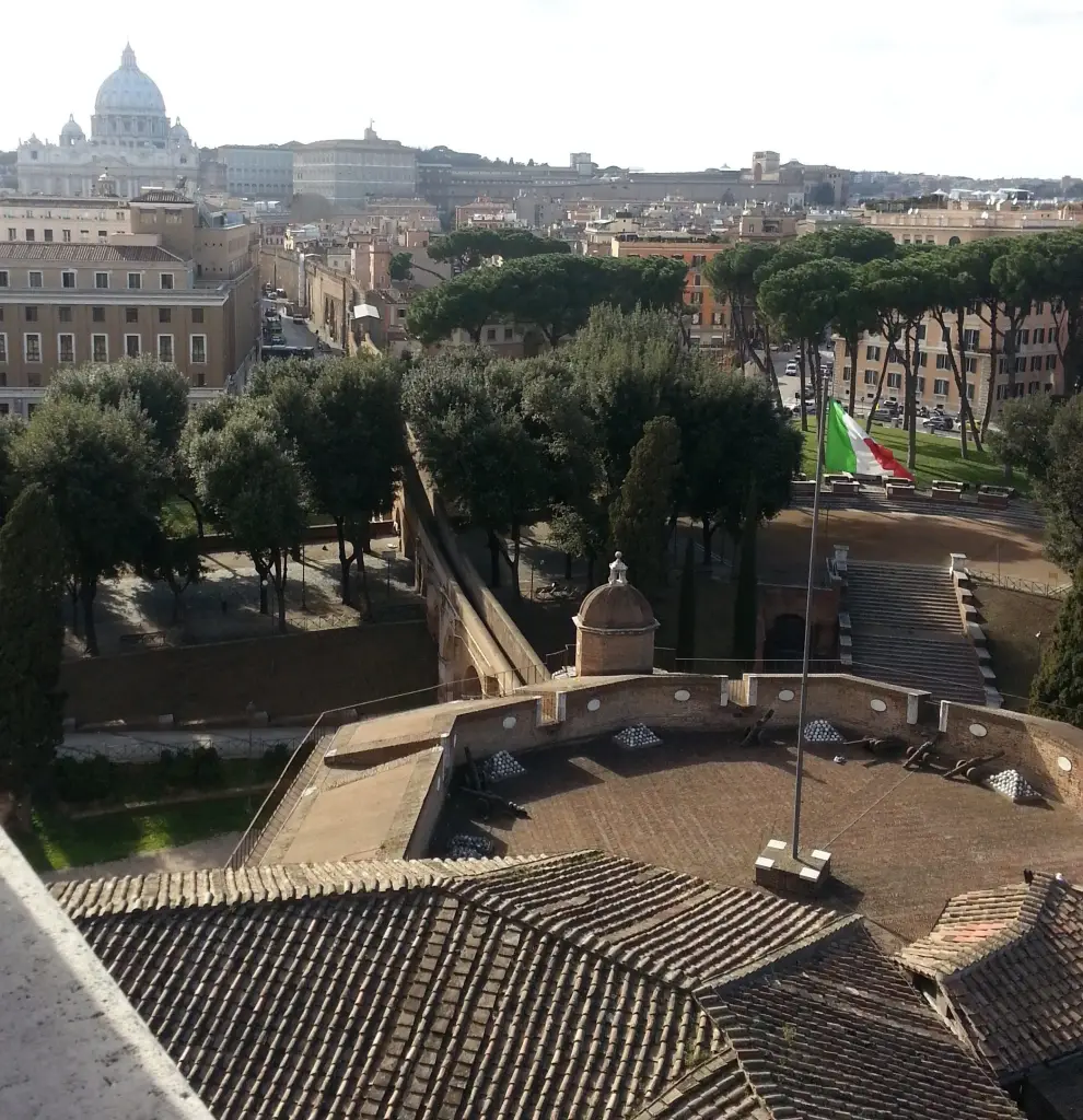 Caminho secreto usado por papas como rota de fuga é reaberto ao público em Roma