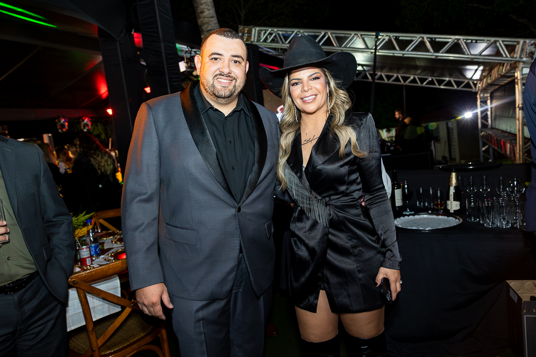 Alesson Soares e Paula Mattos