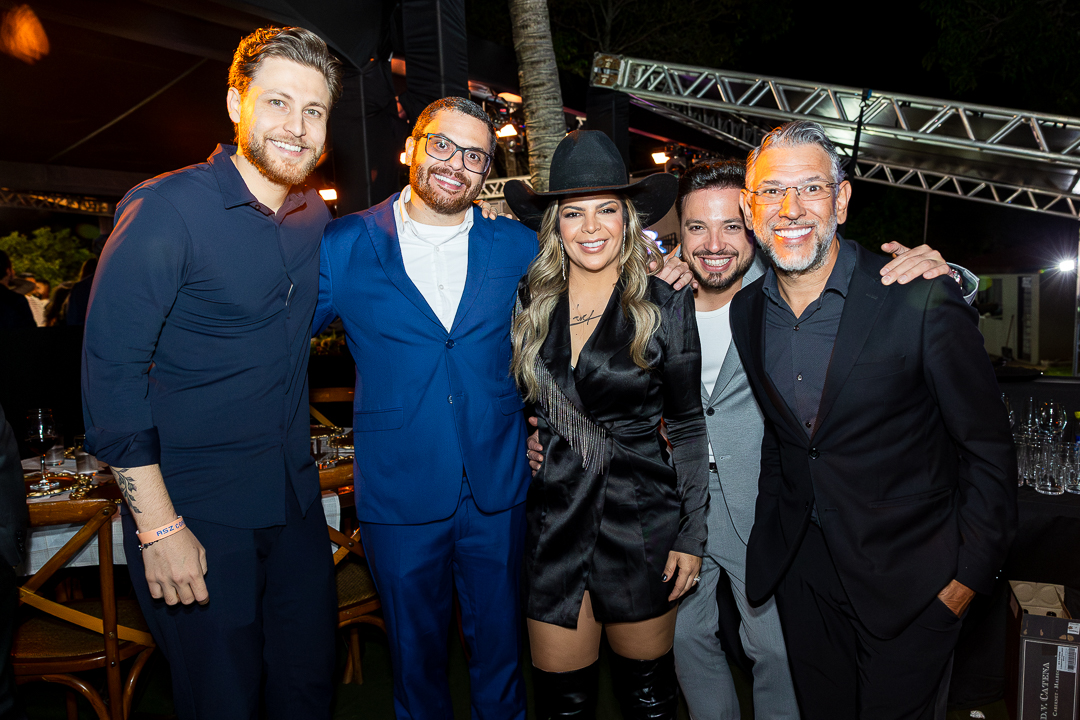 Lucas, Thiago Gaucho, Paula Mattos, Vini e Will Madson