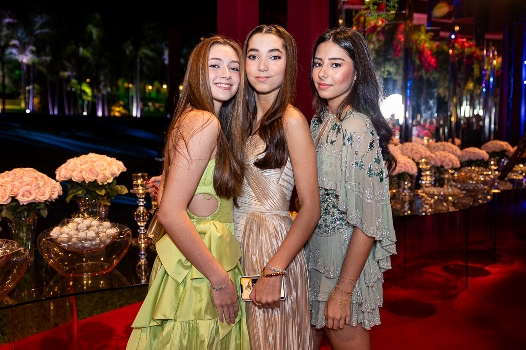 Valentina Ladeira, Giovan Estevão e Carolina Farah