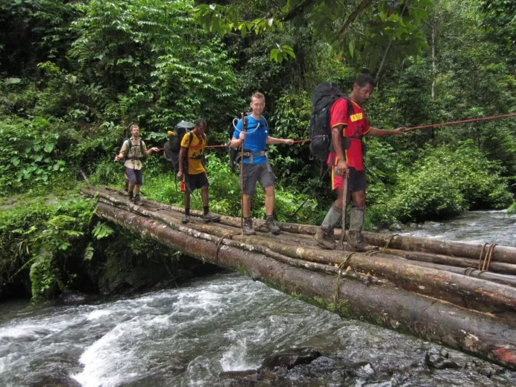 Adrenalina on! Conheça seis trilhas perigosas ao redor do mundo