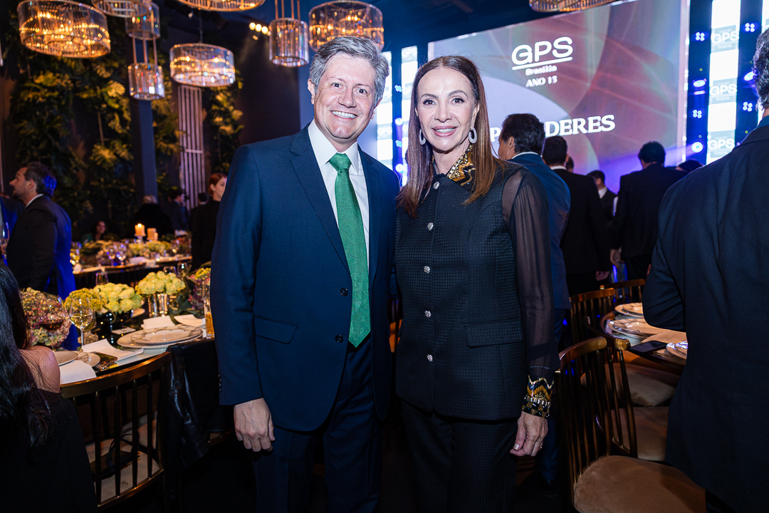 Gustavo Álvares e Paula Santana