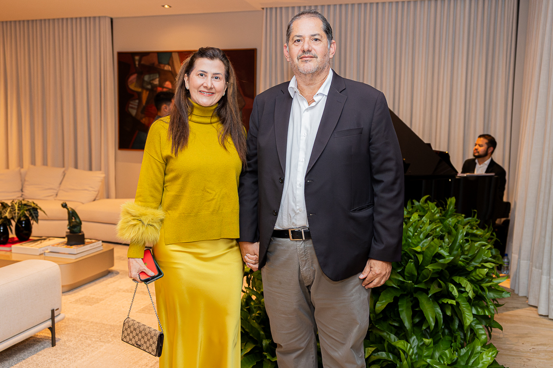 Niki Tzemos e Rogério Meneguim 