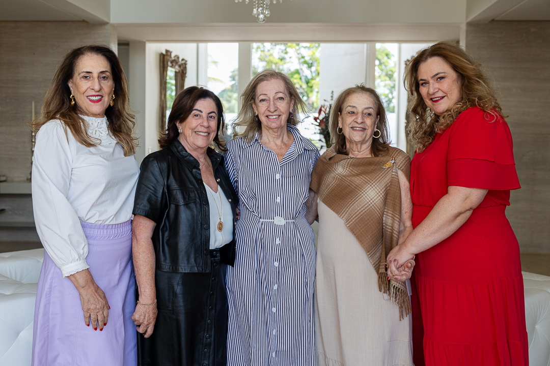 Sônia Haje, Maria Hajjar, Muna Mokdissi, Huda Haje Merheb e Norma Merheb Defeo