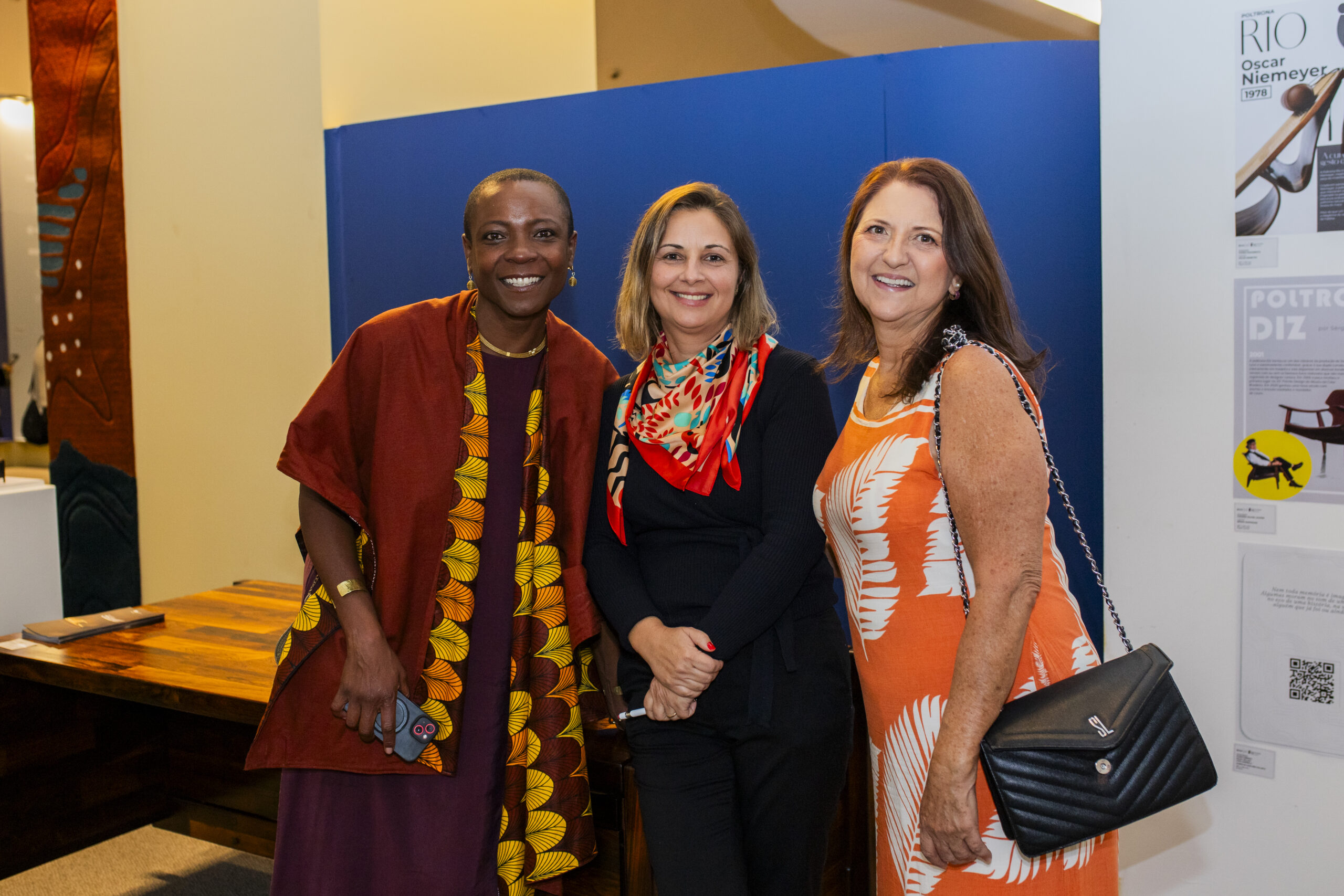 embaixadora de Barbados no Brasil, Tonika Sealy-Thompson, Fernanda Torres e Sol Lima