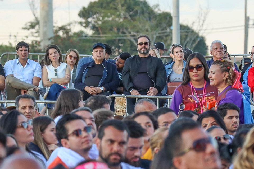 Com presença do governador, Pentecostes reúne mais de 1 milhão de fiéis no DF