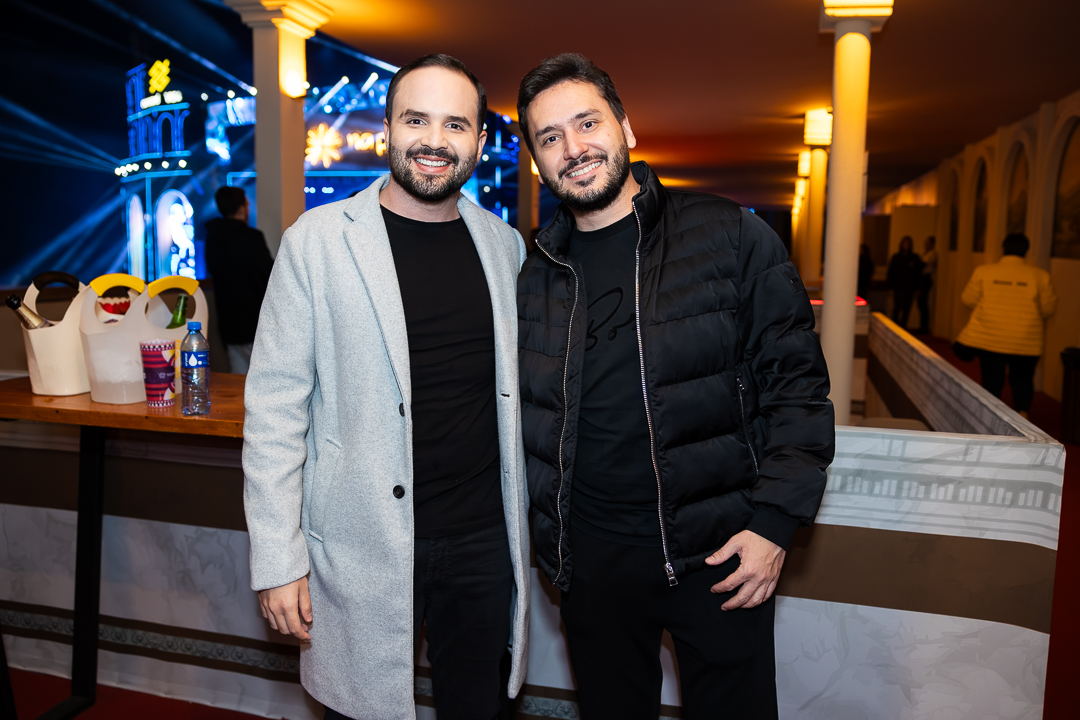 Gustavo Laurindo e Victor Hugo Cozer