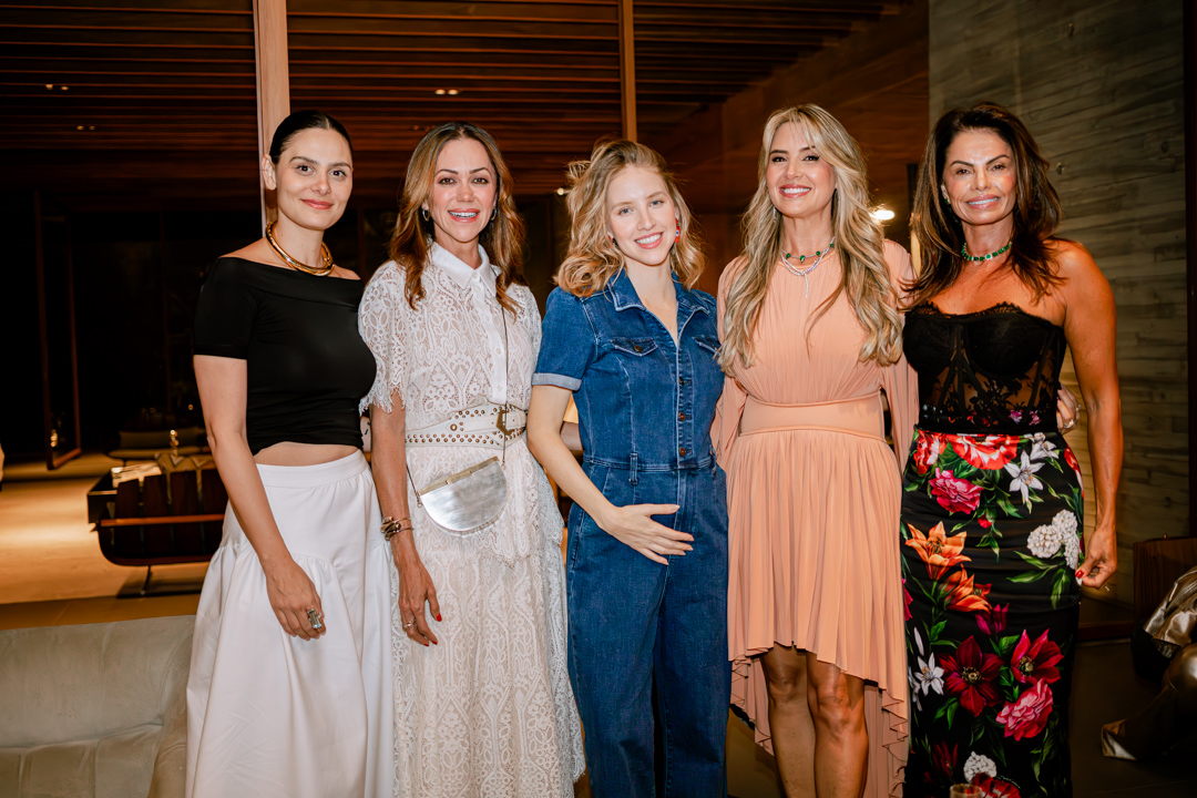 Raquel Jones, Patrícia Vaz, Bella Salvati, Ana Paula Gontijo e Ivana Valença