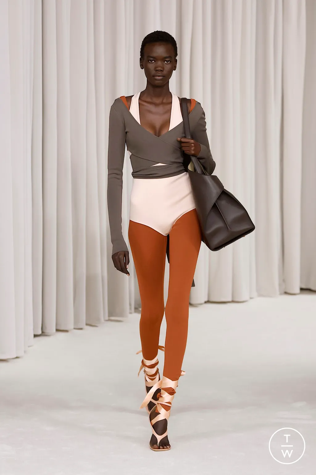 Ferragamo primavera-verão 2025 ready-to-wear
