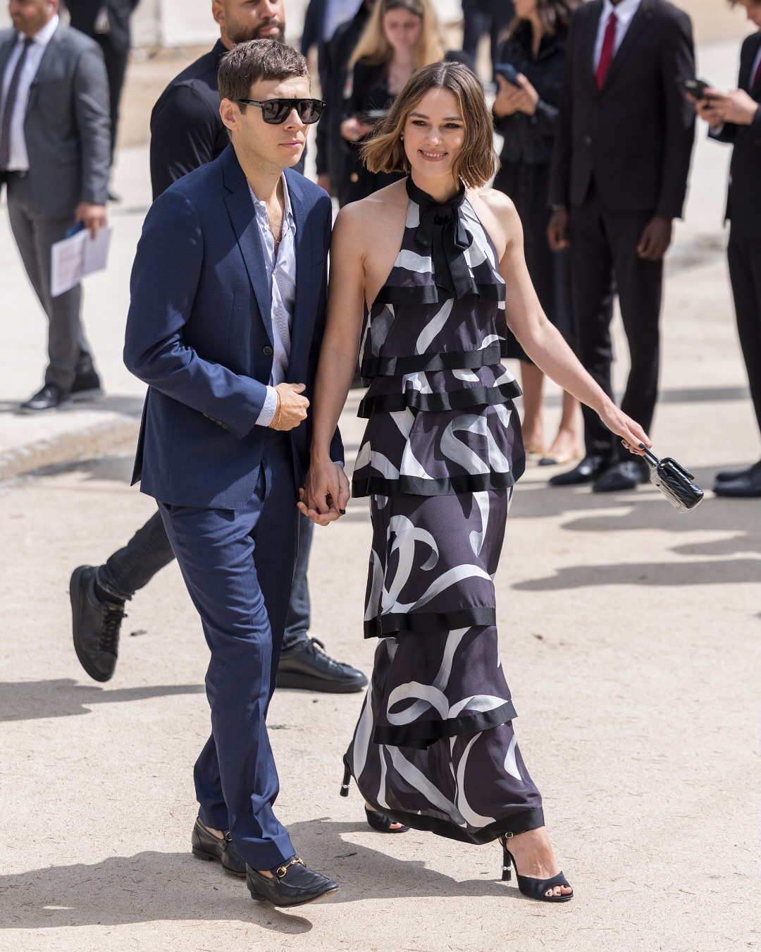 Celebridades marcam presença em desfiles da Semana de Alta-Costura de Paris