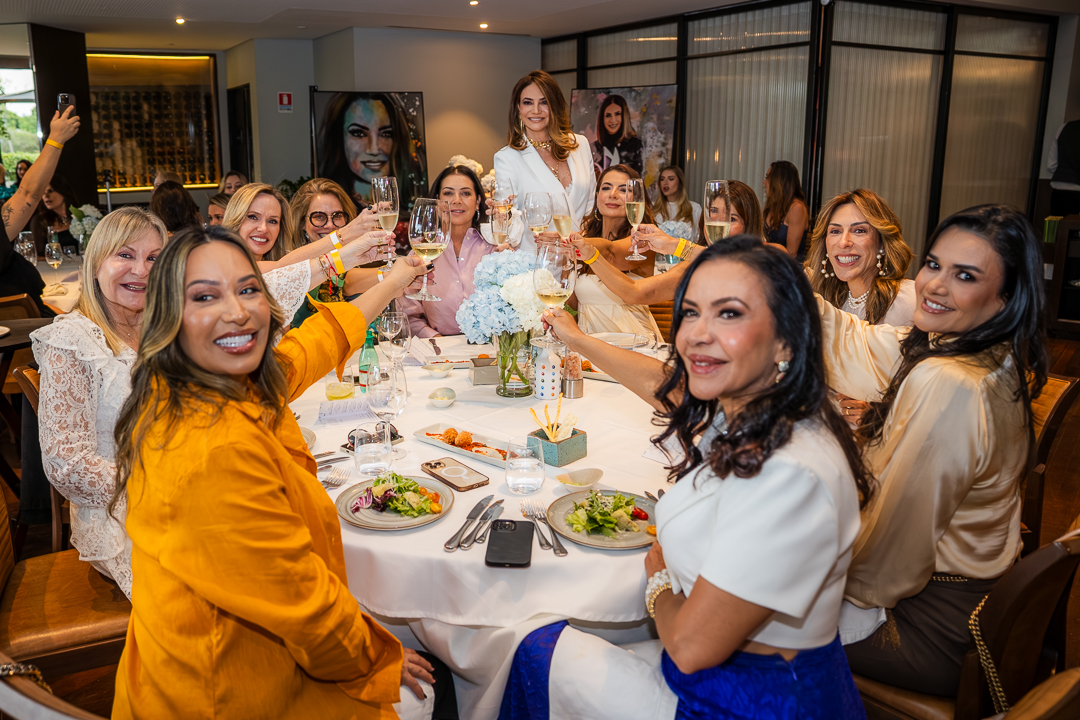 Isabella Carpaneda celebra vida em aniversário surpresa no Piselli Brasília