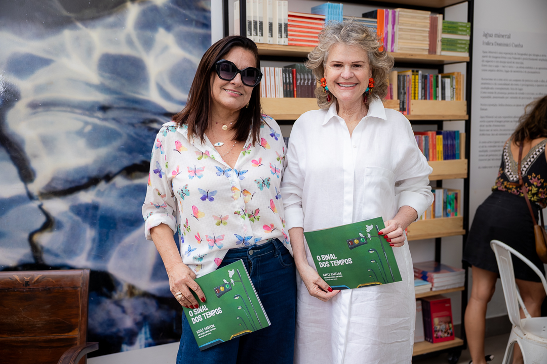 Na livraria Platô, Maíra Gadelha apresenta o livro O Sinal dos Tempos - Livro Livro - GPS Brasília - Portal de Notícias do DF