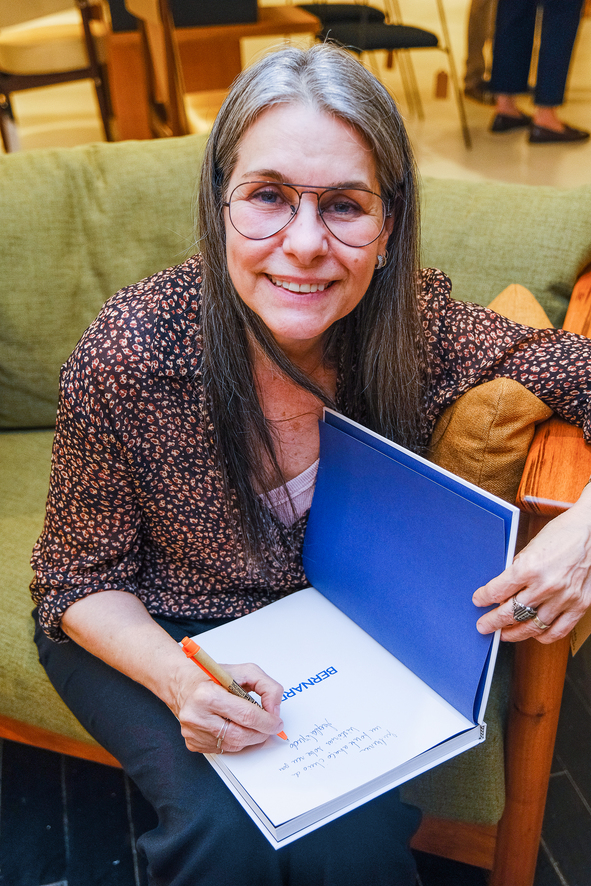 Atriz Ângela Figueiredo reflete sobre conexão com o pai, o designer Bernardo Figueiredo