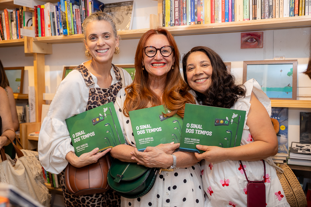 Na livraria Platô, Maíra Gadelha apresenta o livro O Sinal dos Tempos - Livro Livro - GPS Brasília - Portal de Notícias do DF