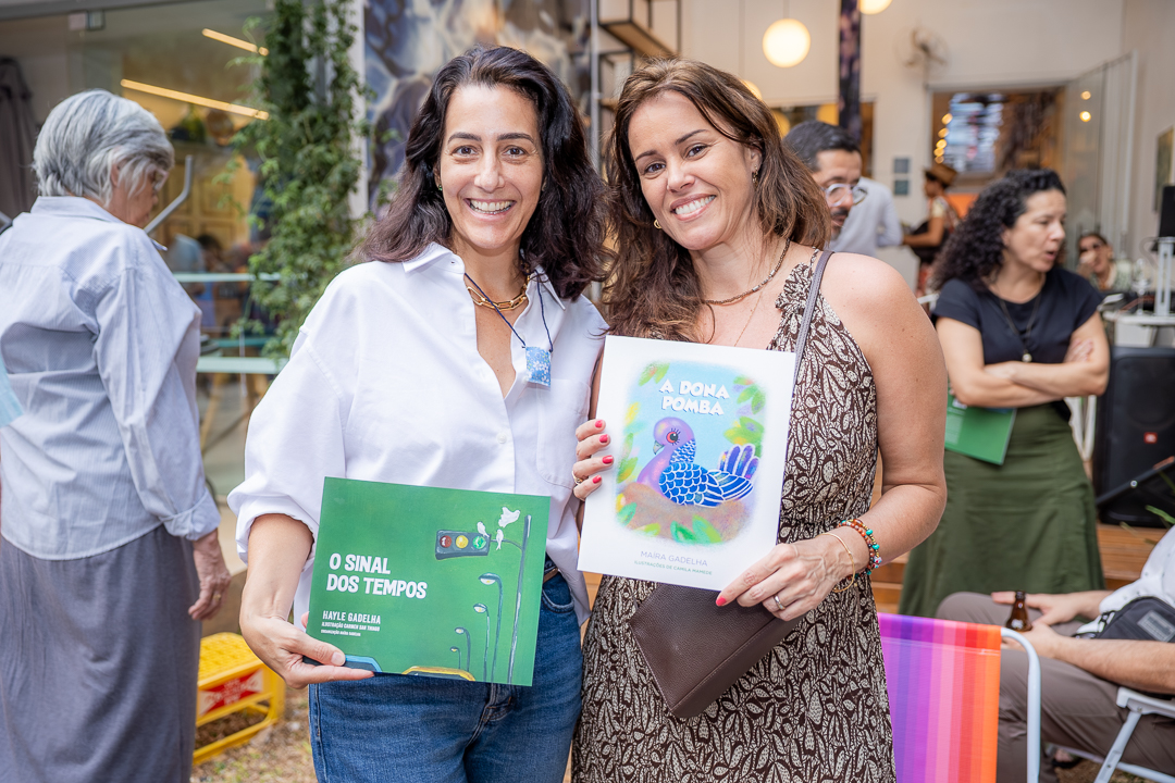 Na livraria Platô, Maíra Gadelha apresenta o livro O Sinal dos Tempos - Livro Livro - GPS Brasília - Portal de Notícias do DF
