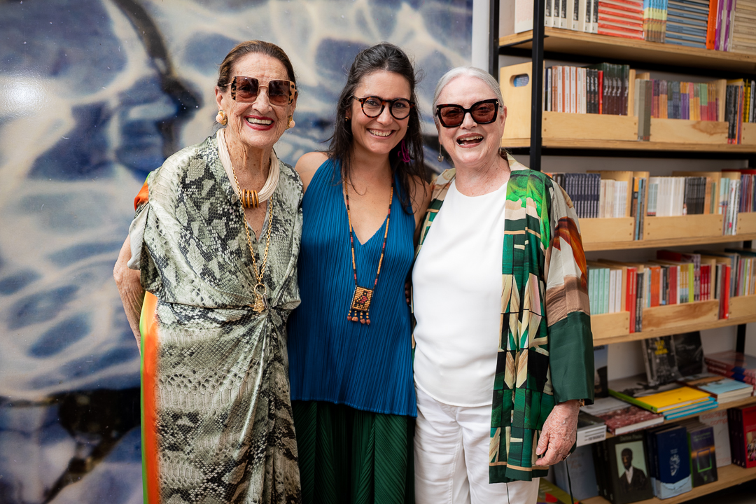 Na livraria Platô, Maíra Gadelha apresenta o livro O Sinal dos Tempos - Livro Livro - GPS Brasília - Portal de Notícias do DF